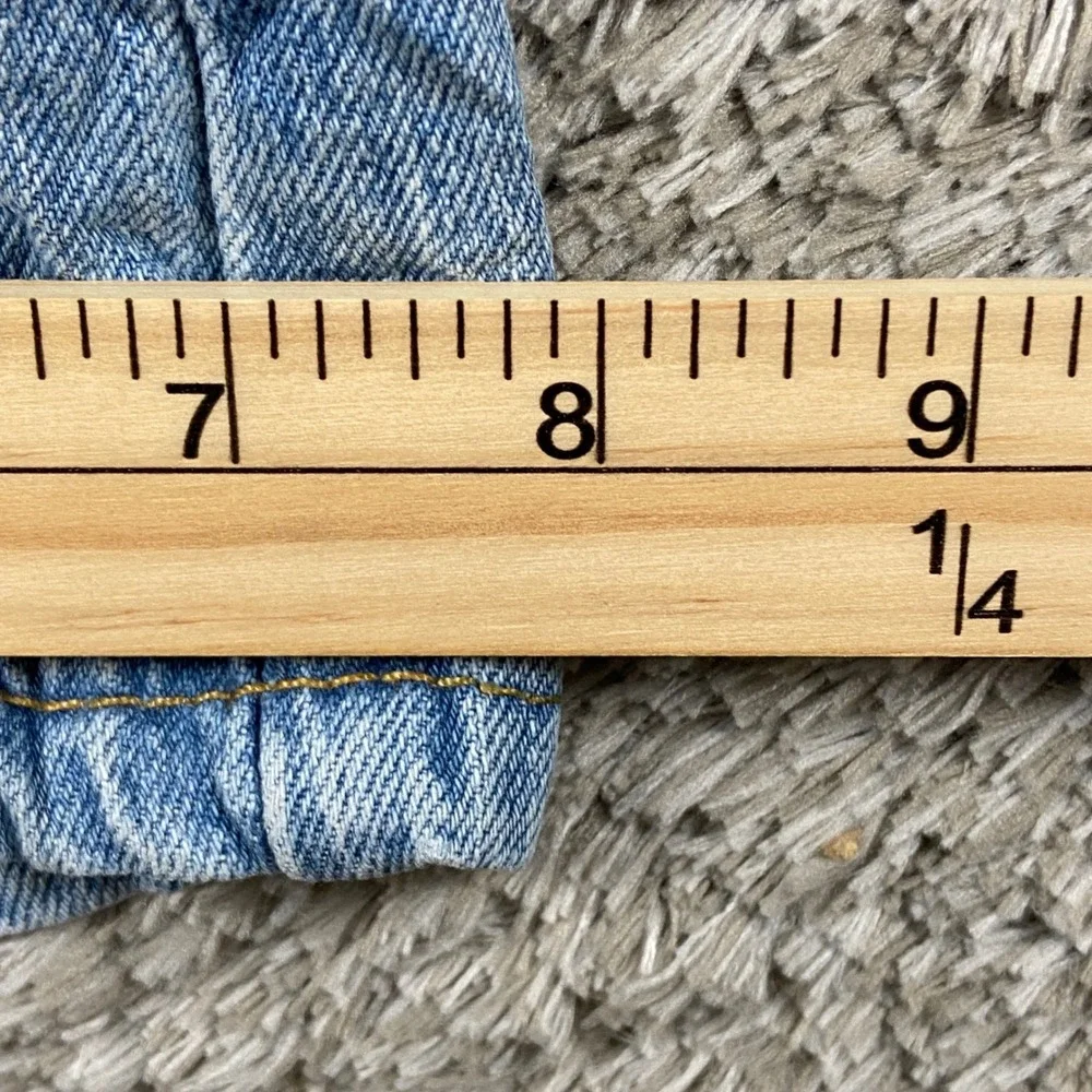 Levis measurements waist